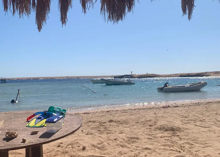 3-bed Sleeps 6 With Sea View & Free Parking الغردقة
